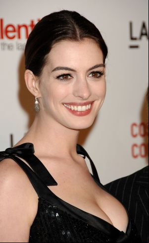 Anne hathaway armpit sorğusuna